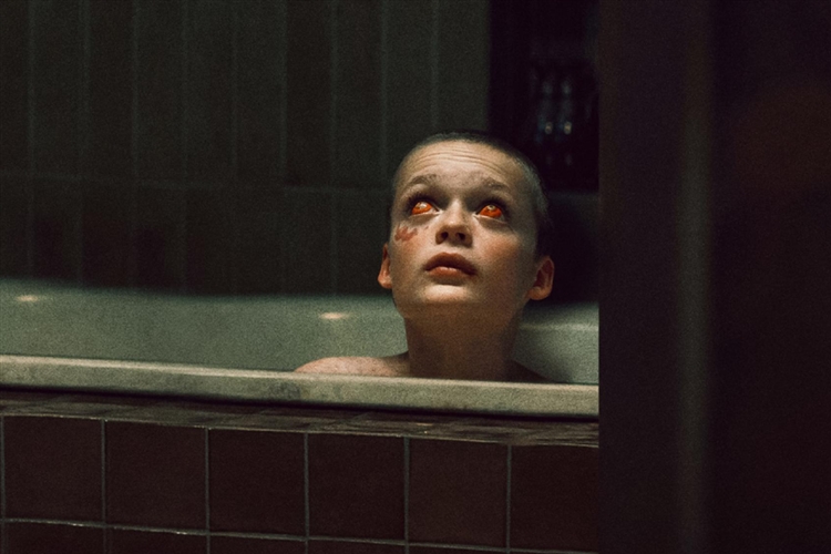 BRING HER BACK (18 D H IAT L NV)